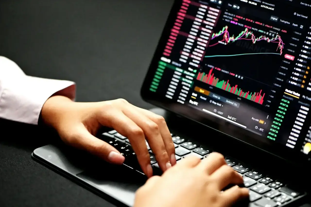 MicroStrategy Expands Bitcoin Holdings with $21 Billion Investment Plan